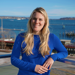 Ami Everett Headshot