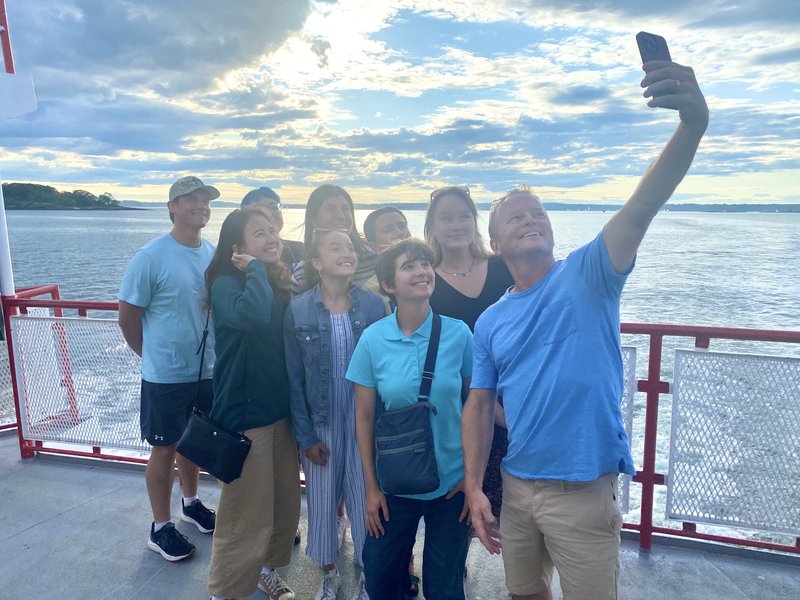 Dr. Graham Sherwood takes a selfie with the REU interns.