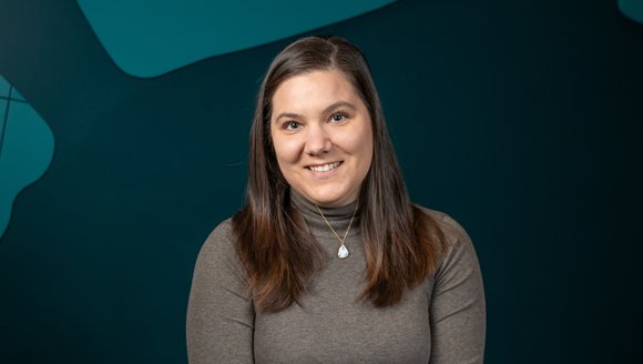 The staff photo of Nikki Yanok.