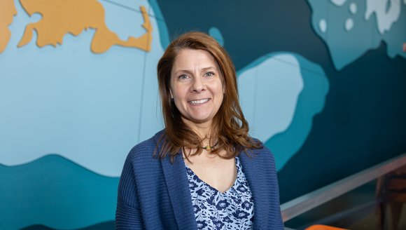 The staff photo of Elizabeth Scott.